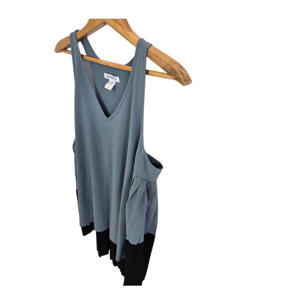 ATHLETA Activewear Swing Pleated Sleeveles Stretch Top Teal and Black Medium - Picture 4 of 14